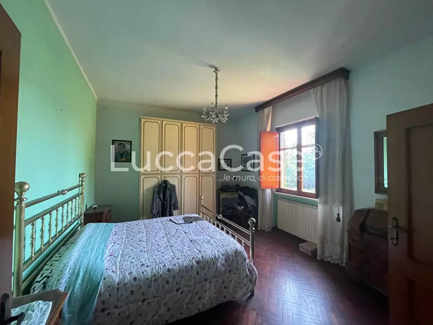 Immagine 19 di Villa in vendita  a Capannori