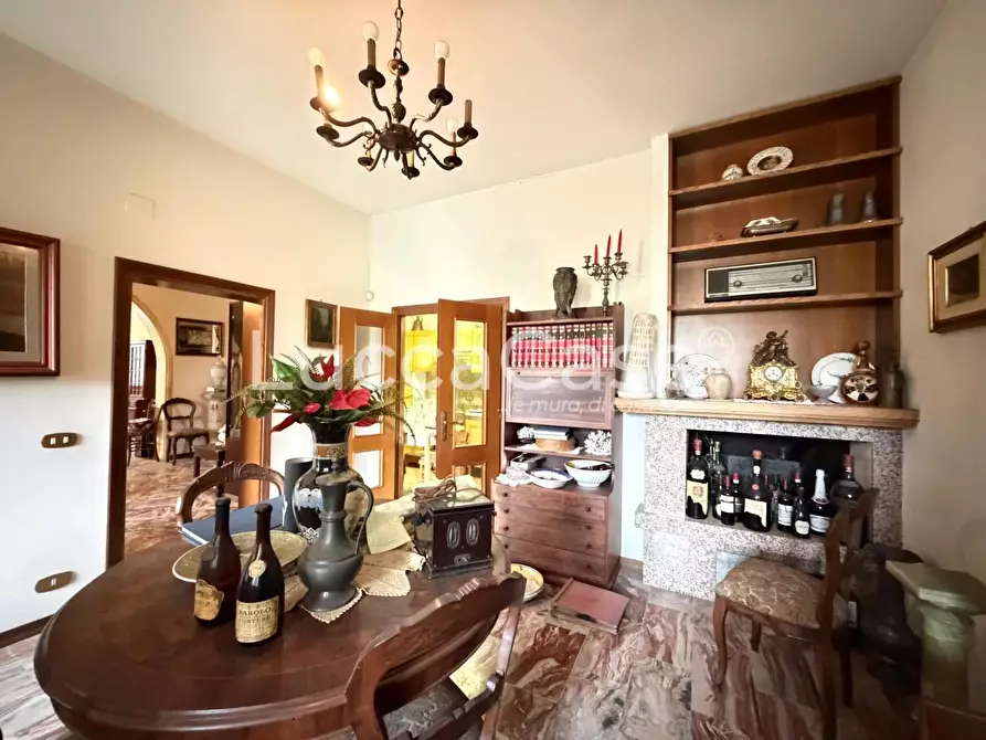 Immagine 26 di Villa in vendita  a Capannori