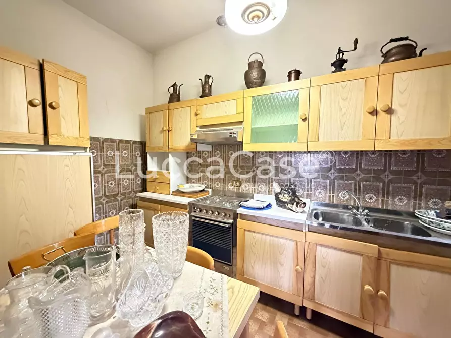 Immagine 28 di Villa in vendita  a Capannori