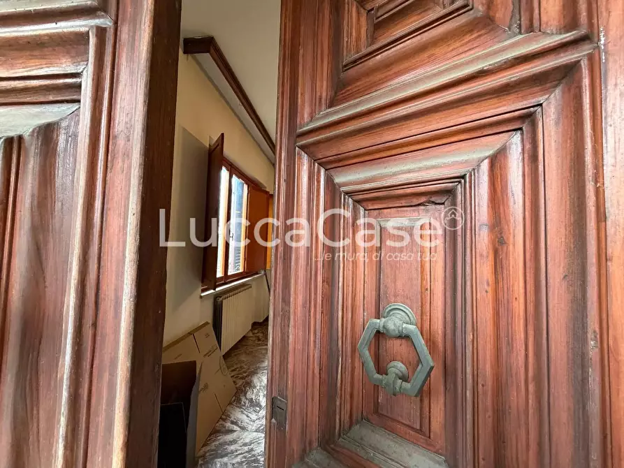 Immagine 53 di Villa in vendita  a Capannori