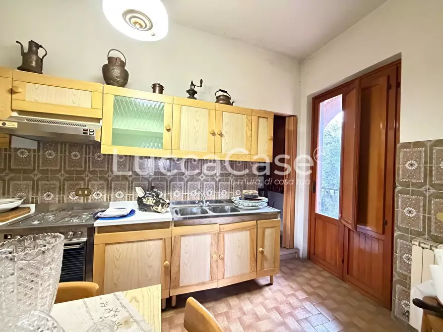 Immagine 29 di Villa in vendita  a Capannori