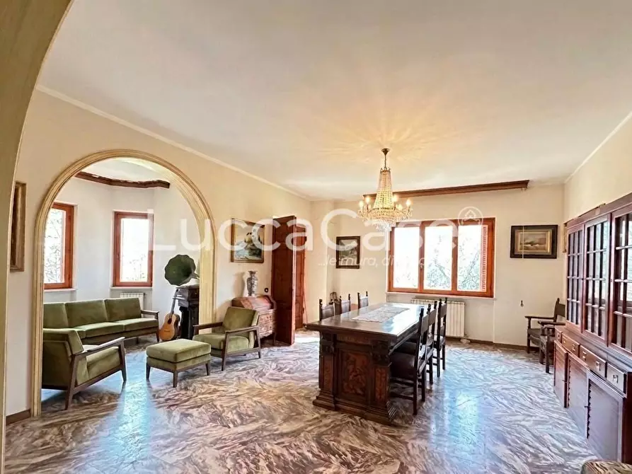 Immagine 8 di Villa in vendita  a Capannori