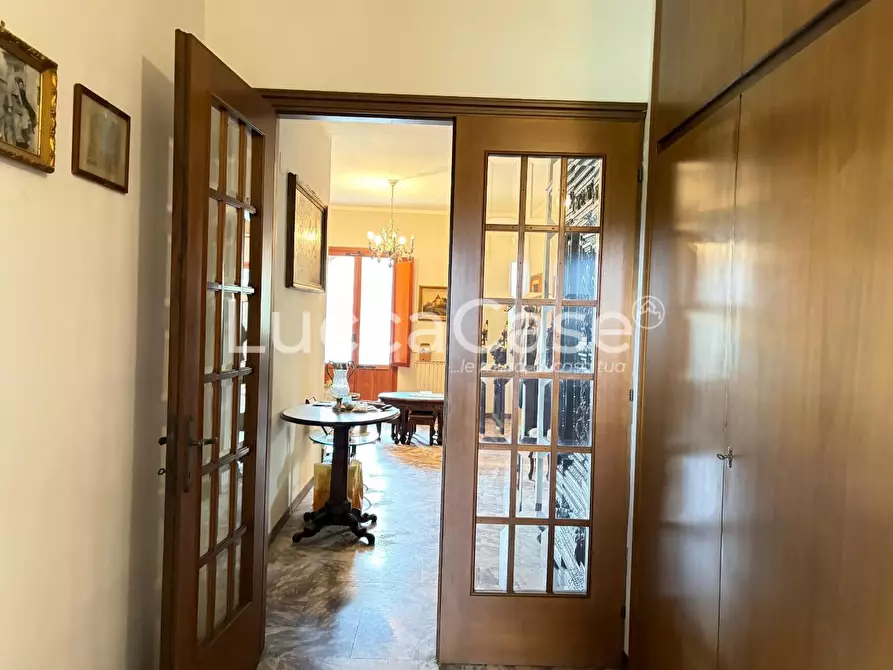 Immagine 33 di Villa in vendita  a Capannori