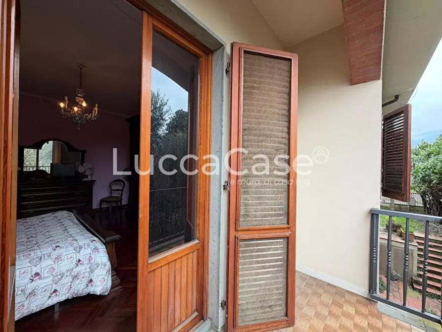 Immagine 40 di Villa in vendita  a Capannori