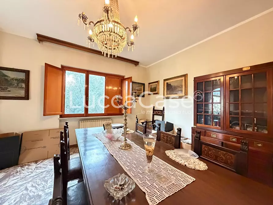 Immagine 14 di Villa in vendita  a Capannori