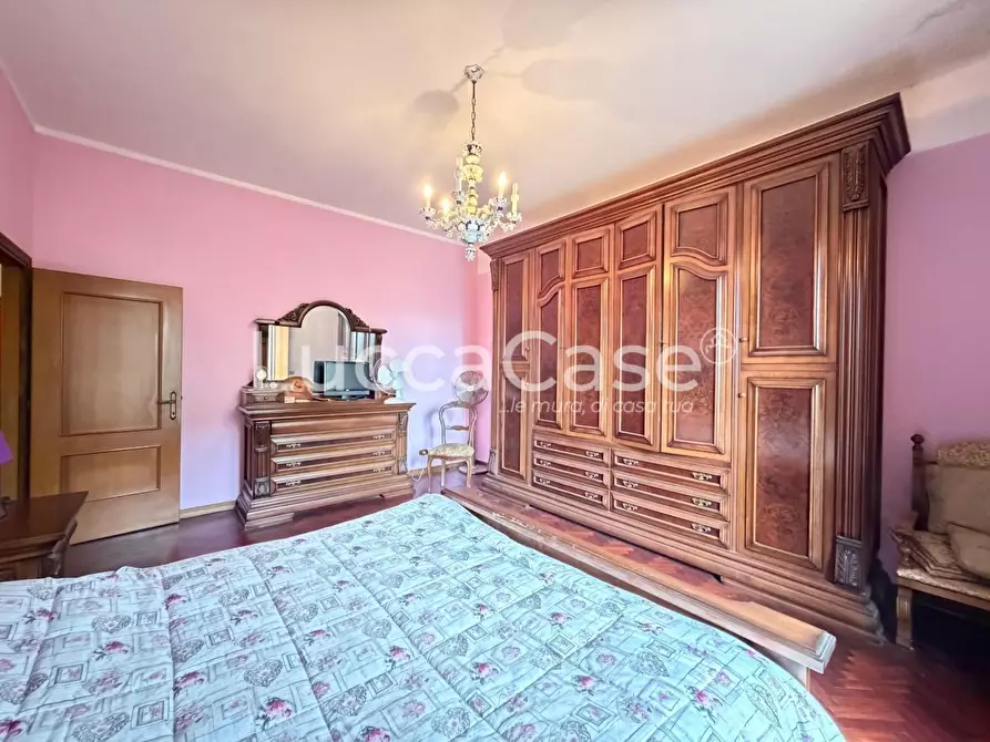 Immagine 35 di Villa in vendita  a Capannori