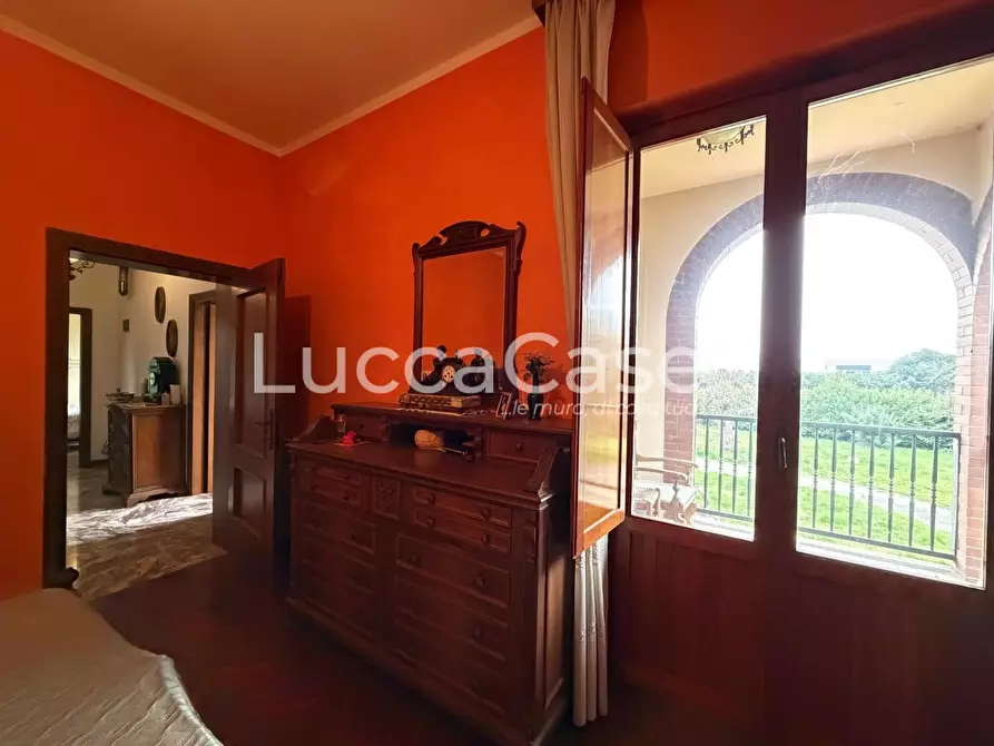 Immagine 44 di Villa in vendita  a Capannori