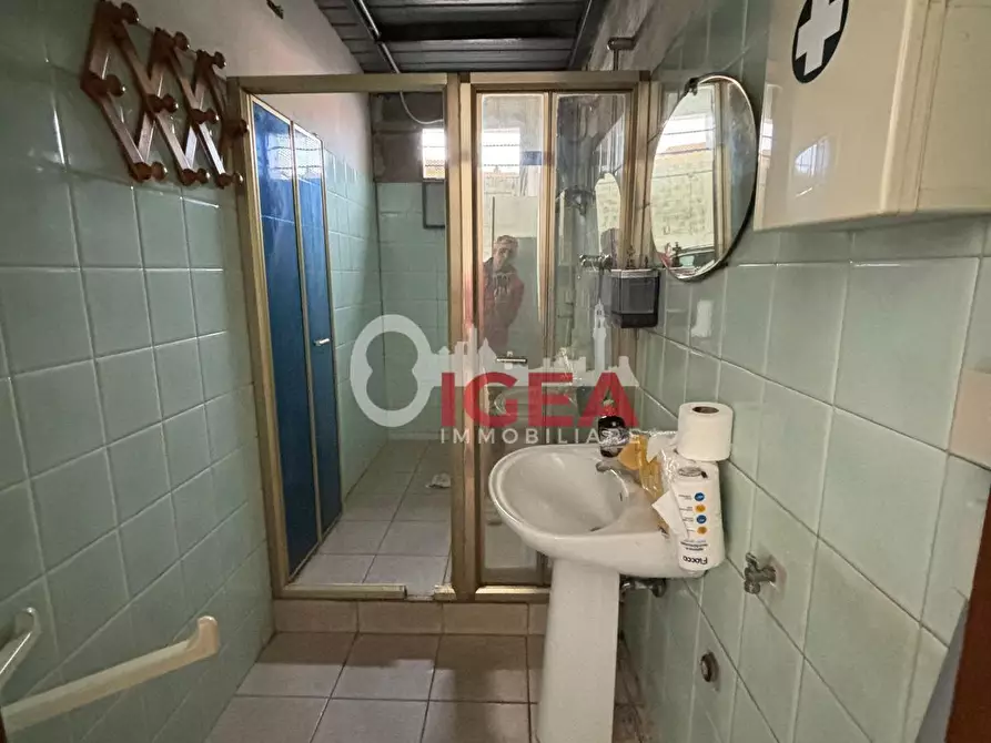 Immagine 4 di Attività artigianale in affitto  a Monteriggioni