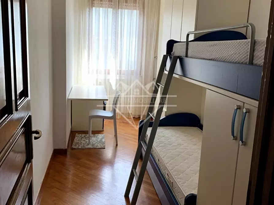 Immagine 12 di Appartamento in affitto  a Carrara