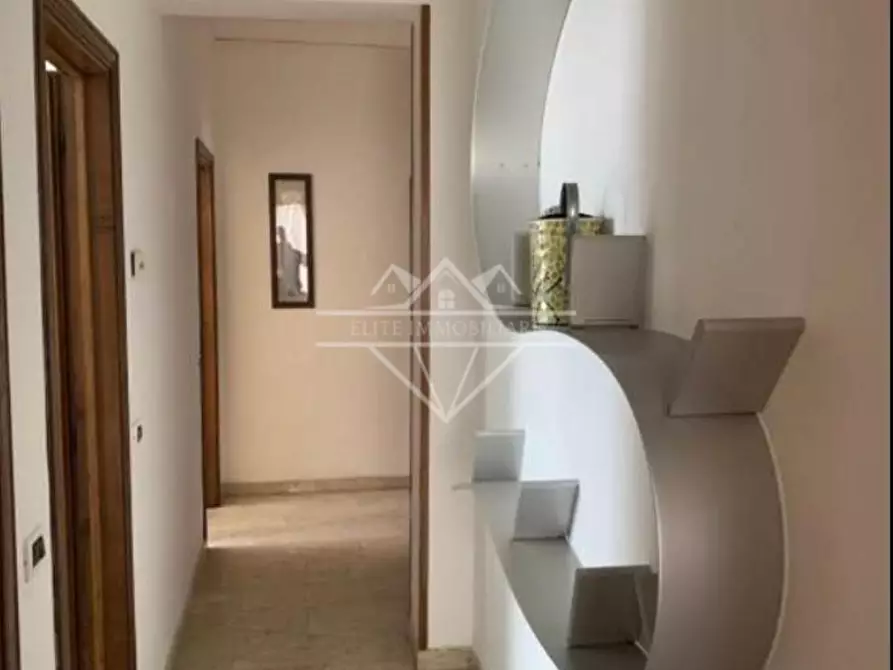 Immagine 3 di Appartamento in affitto  a Carrara