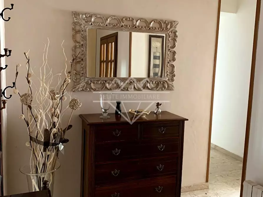 Immagine 2 di Appartamento in affitto  a Carrara