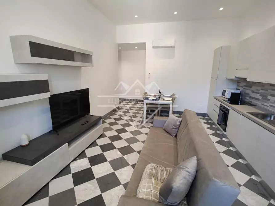 Immagine 2 di Appartamento in affitto  a Carrara