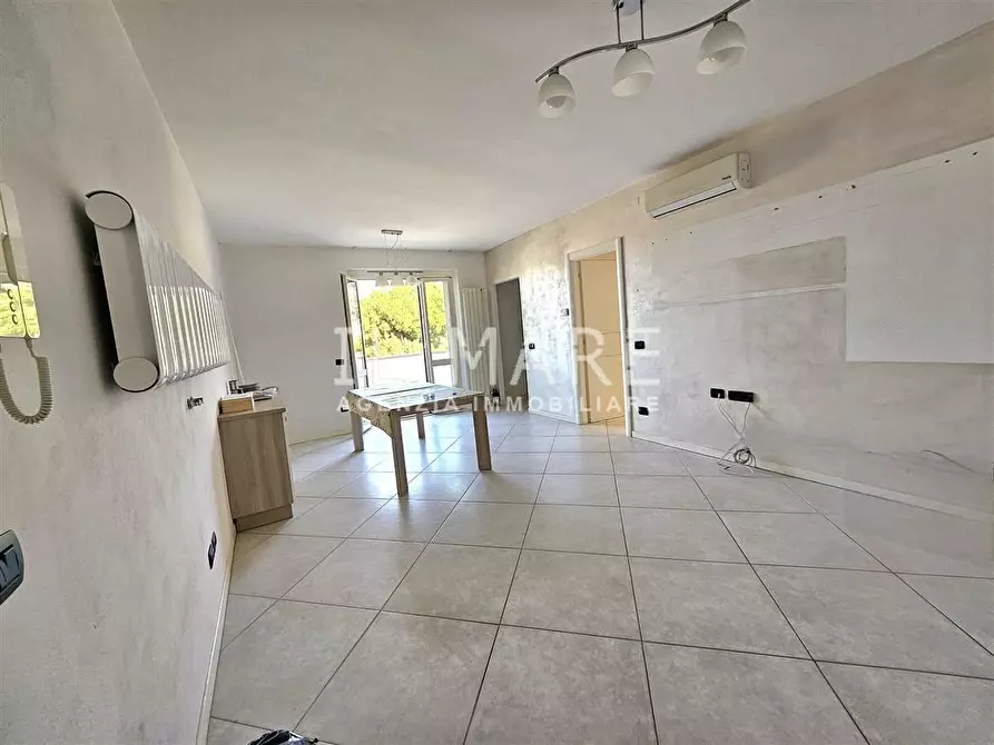 Immagine 3 di Appartamento in vendita  a Massa