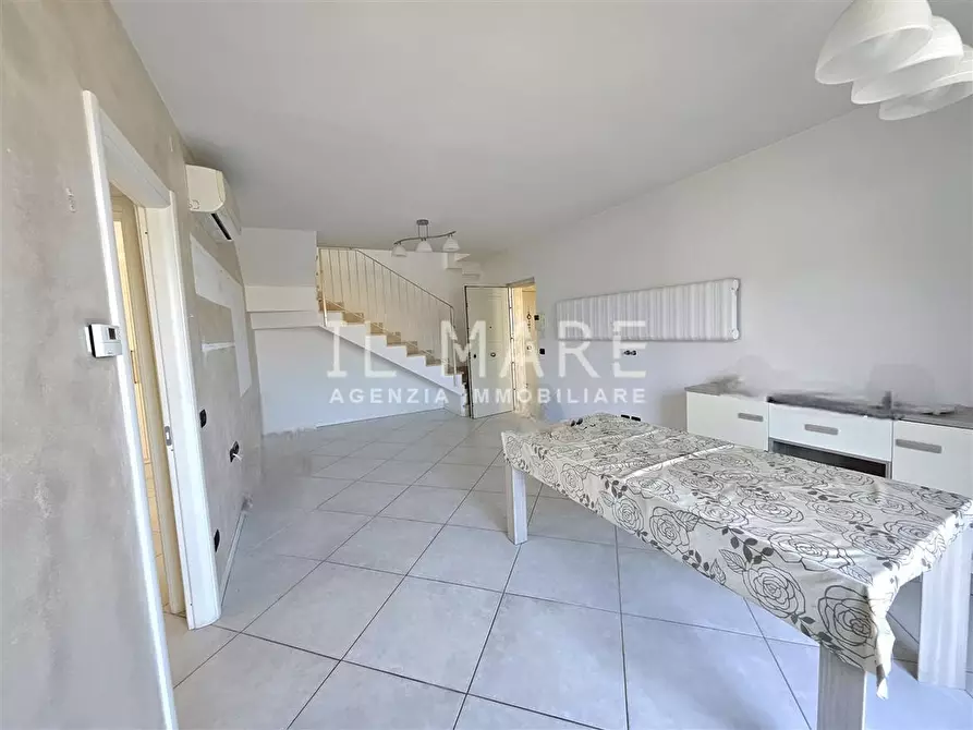 Immagine 4 di Appartamento in vendita  a Massa