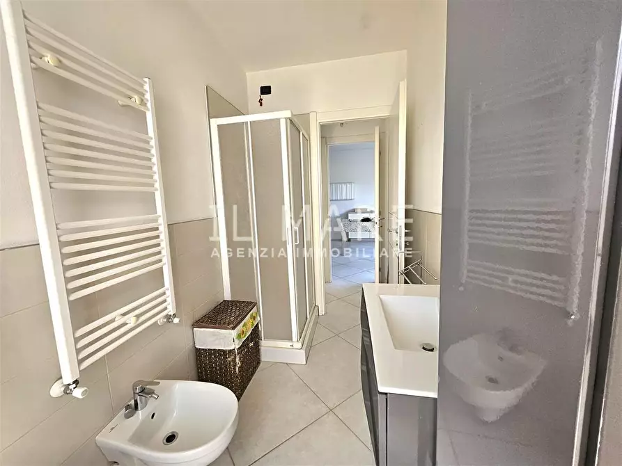 Immagine 9 di Appartamento in vendita  a Massa