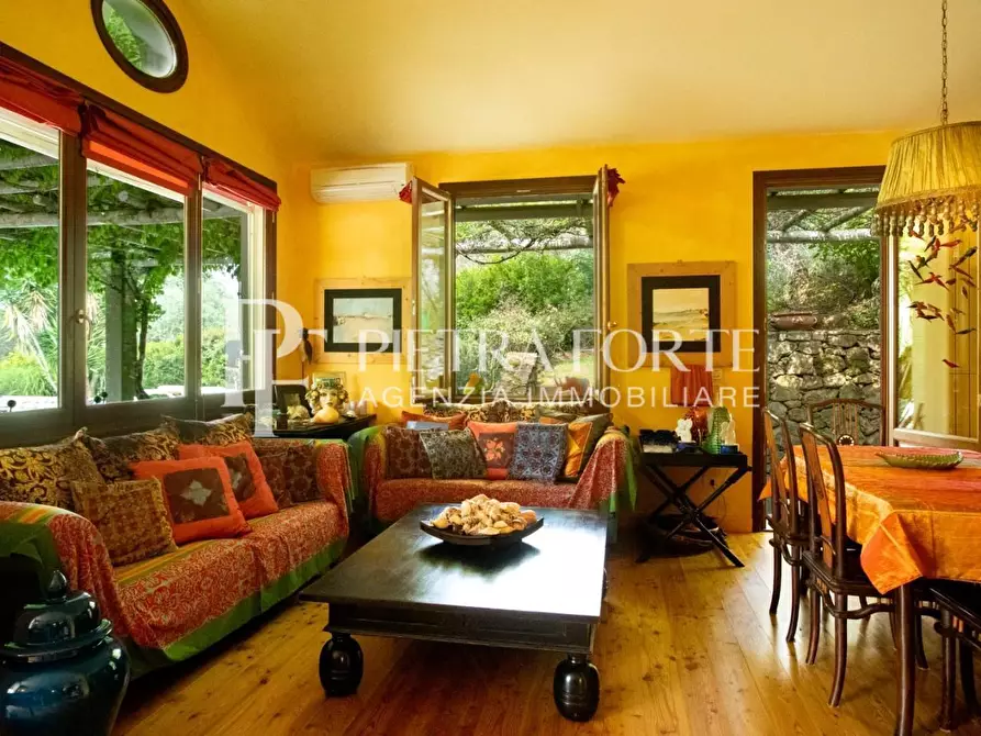 Immagine 10 di Villa in vendita  a Pietrasanta