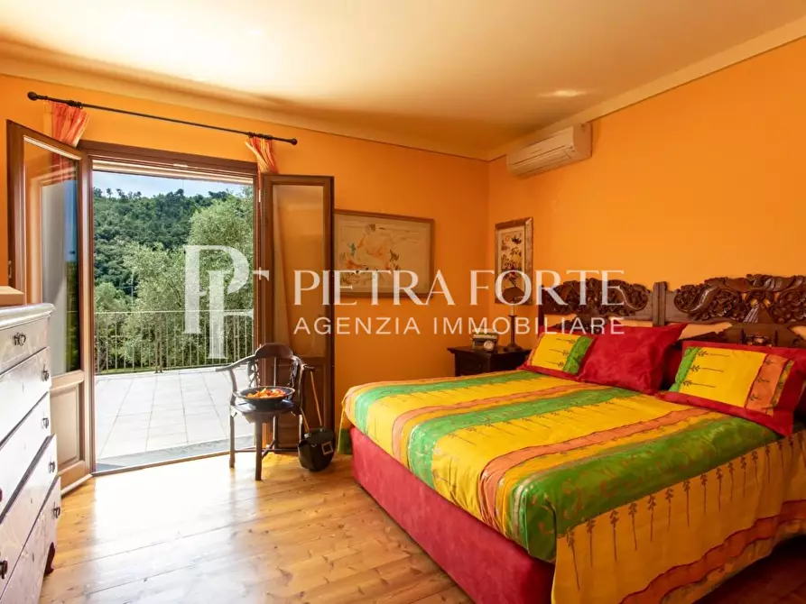 Immagine 14 di Villa in vendita  a Pietrasanta