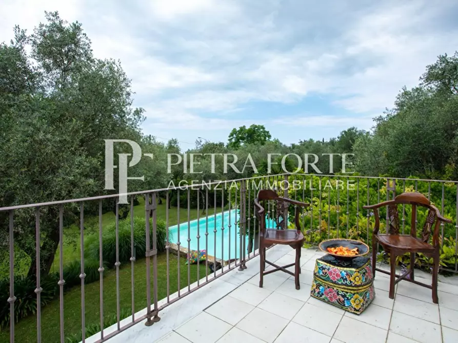 Immagine 17 di Villa in vendita  a Pietrasanta