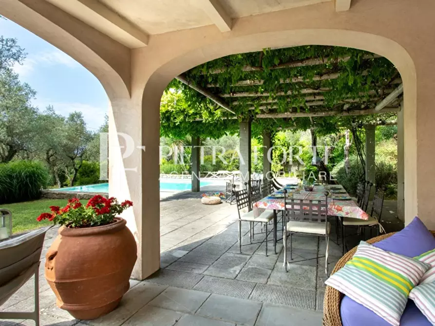 Immagine 4 di Villa in vendita  a Pietrasanta