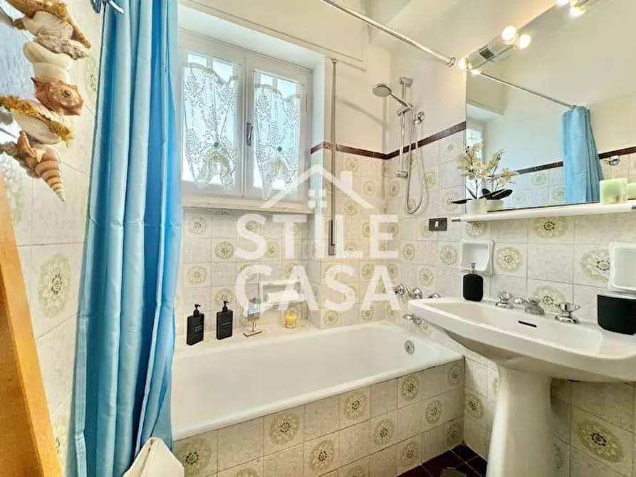 Immagine 8 di Appartamento in vendita  a Camaiore