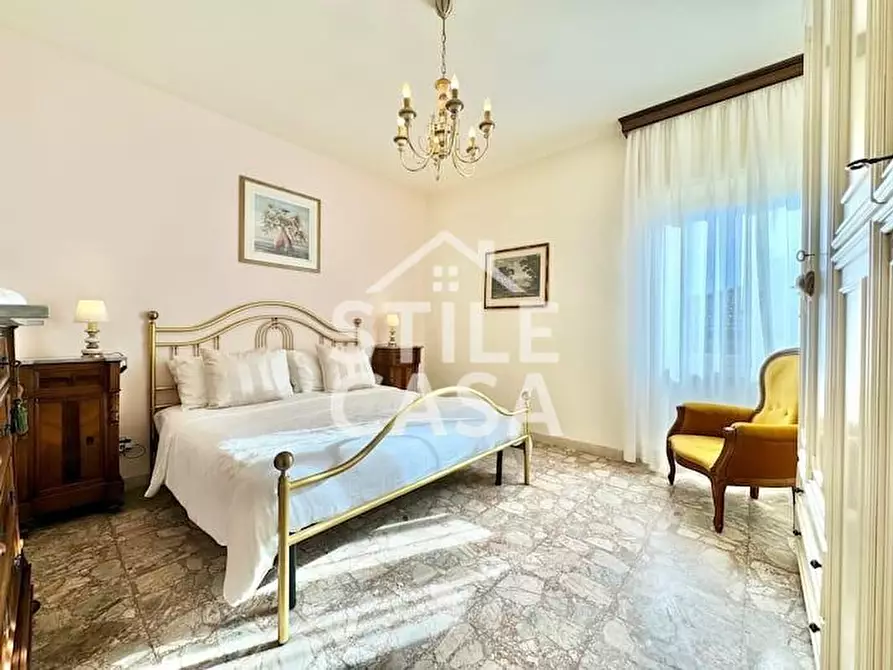 Immagine 7 di Appartamento in vendita  a Camaiore