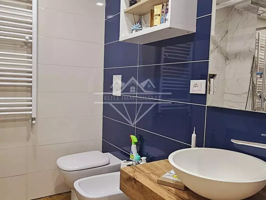 Immagine 12 di Appartamento in affitto  a Carrara