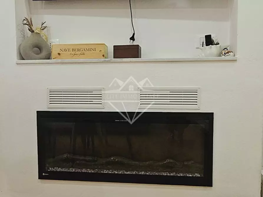 Immagine 4 di Appartamento in affitto  a Carrara