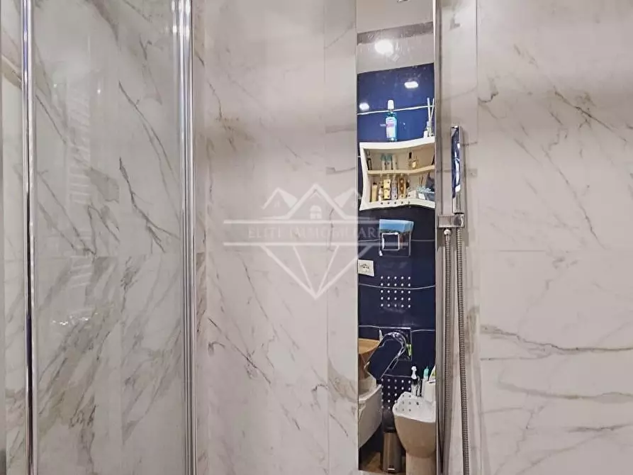 Immagine 15 di Appartamento in affitto  a Carrara