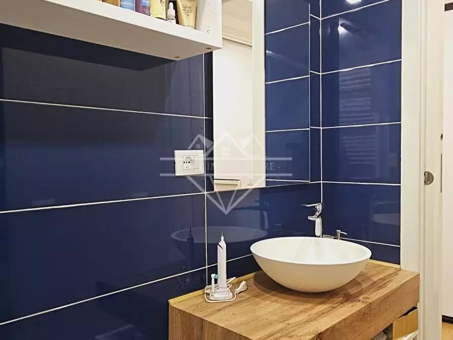 Immagine 14 di Appartamento in affitto  a Carrara