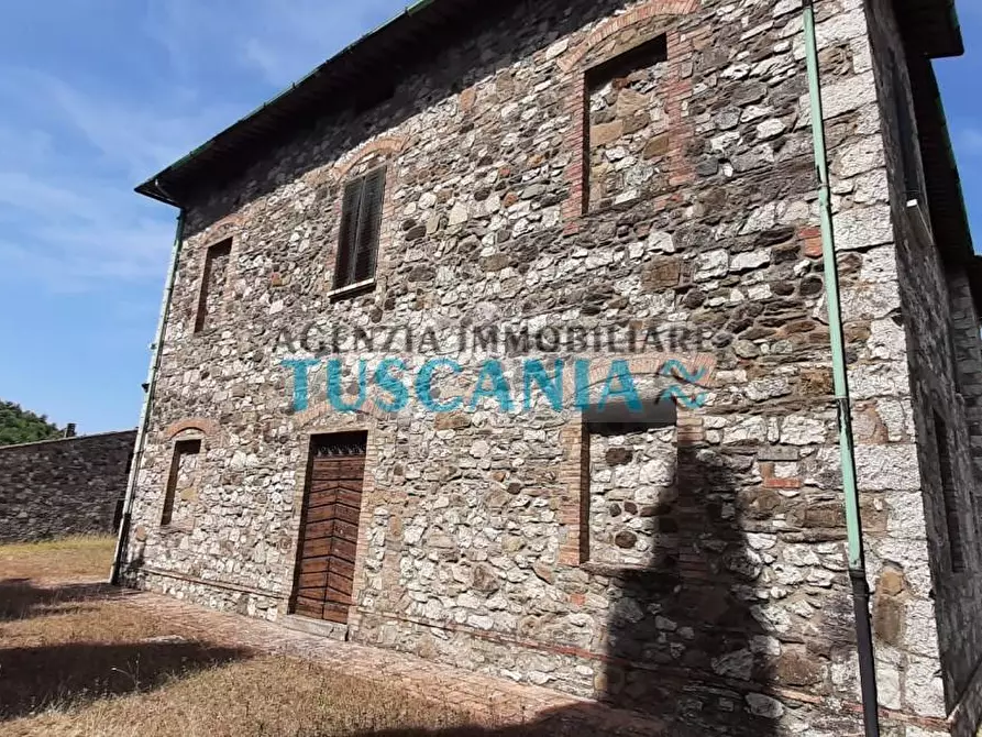 Immagine 4 di Casa colonica in vendita  a Pomarance