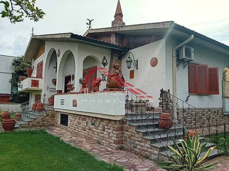 Immagine 1 di Villa in vendita  a Pisa