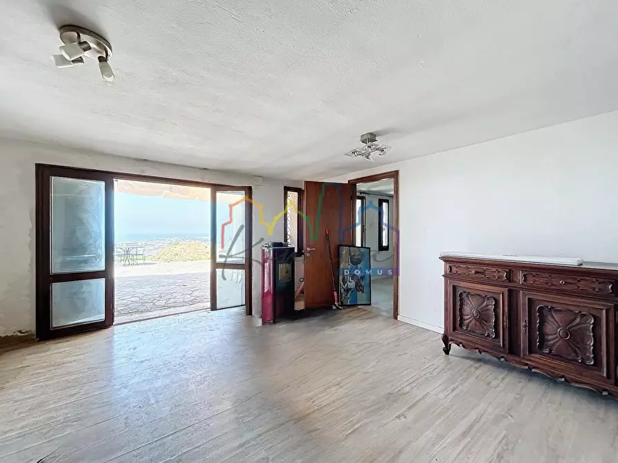 Immagine 16 di Villa in vendita  a Massa