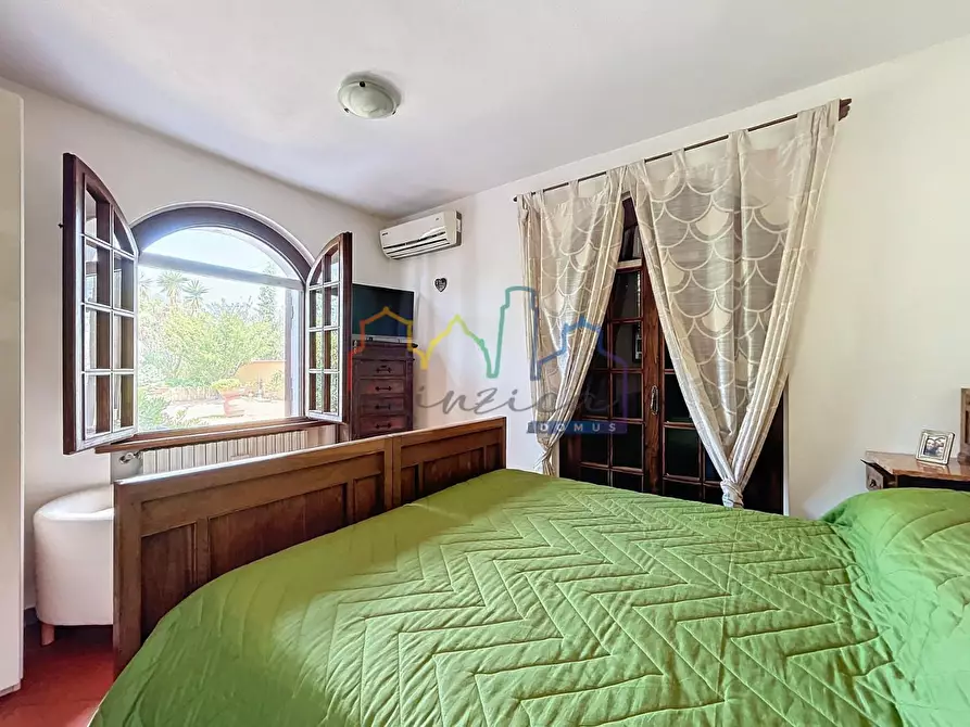 Immagine 12 di Villa in vendita  a Massa