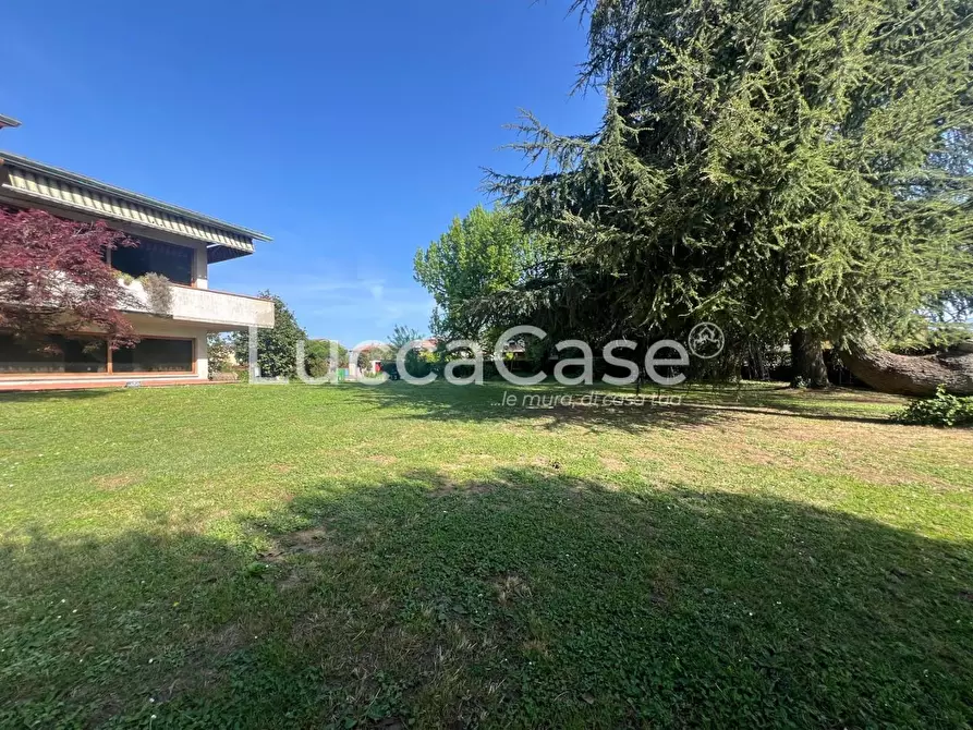 Immagine 28 di Villa in vendita  a Lucca