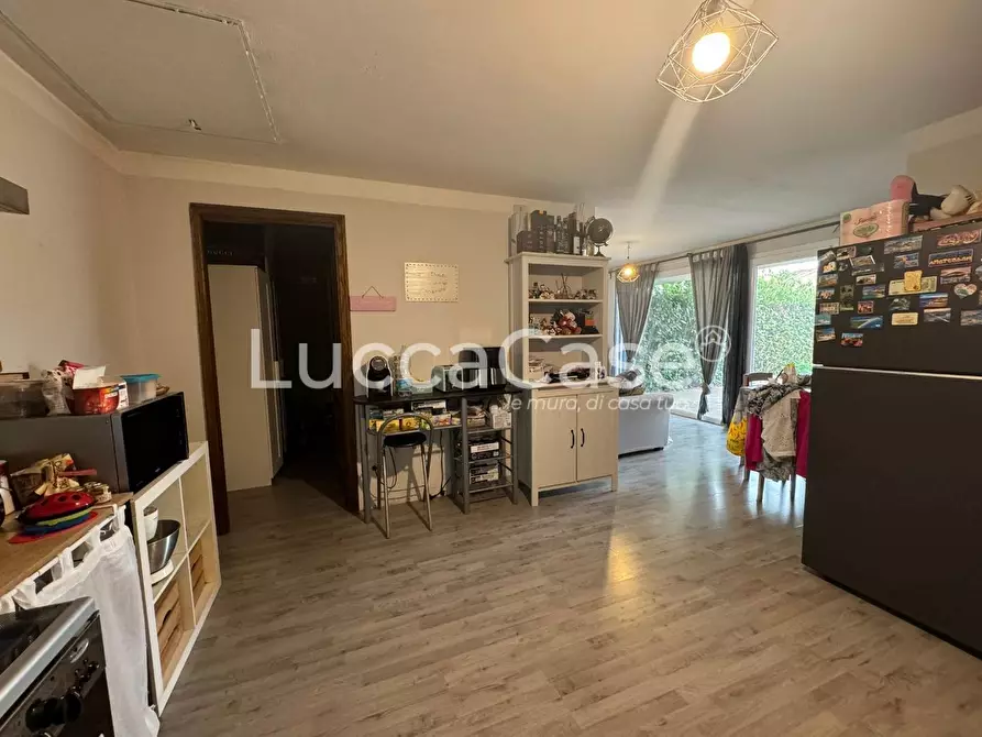 Immagine 3 di Villa in vendita  a Lucca