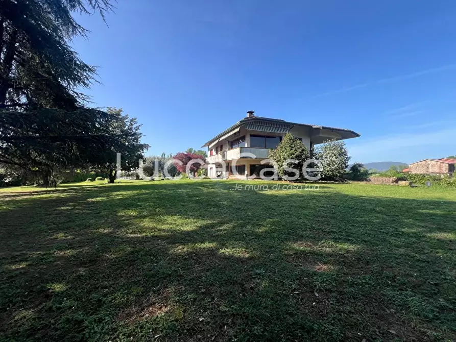 Immagine 20 di Villa in vendita  a Lucca