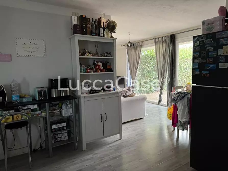 Immagine 4 di Villa in vendita  a Lucca