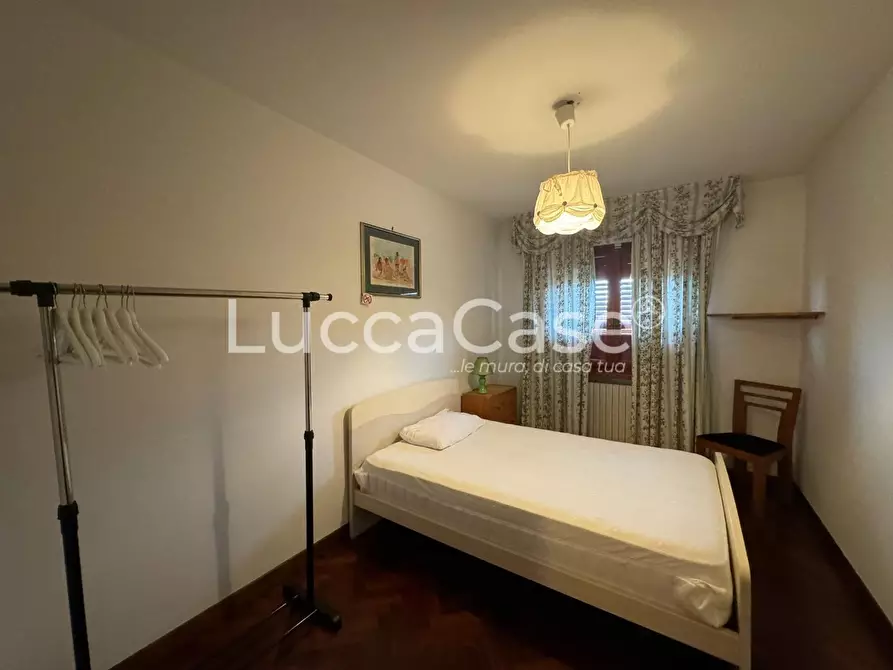 Immagine 9 di Villa in vendita  a Lucca