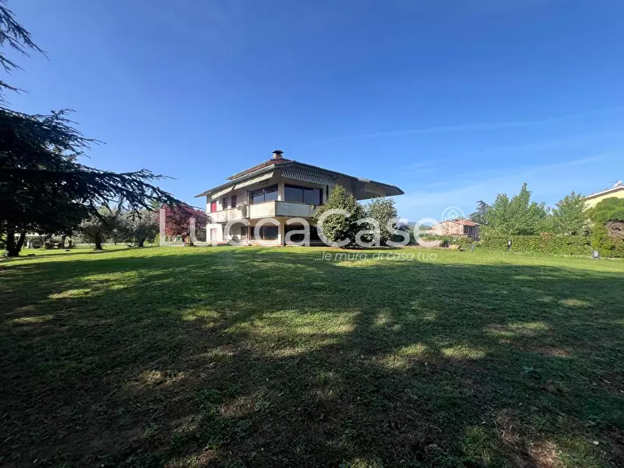 Immagine 30 di Villa in vendita  a Lucca