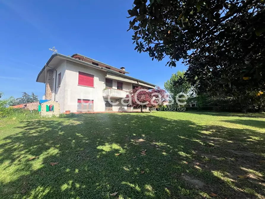 Immagine 36 di Villa in vendita  a Lucca