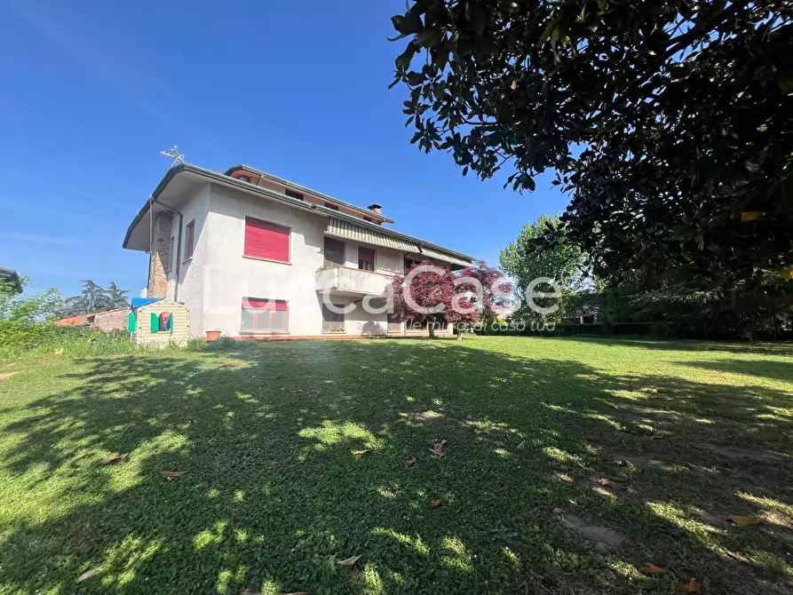 Immagine 31 di Villa in vendita  a Lucca