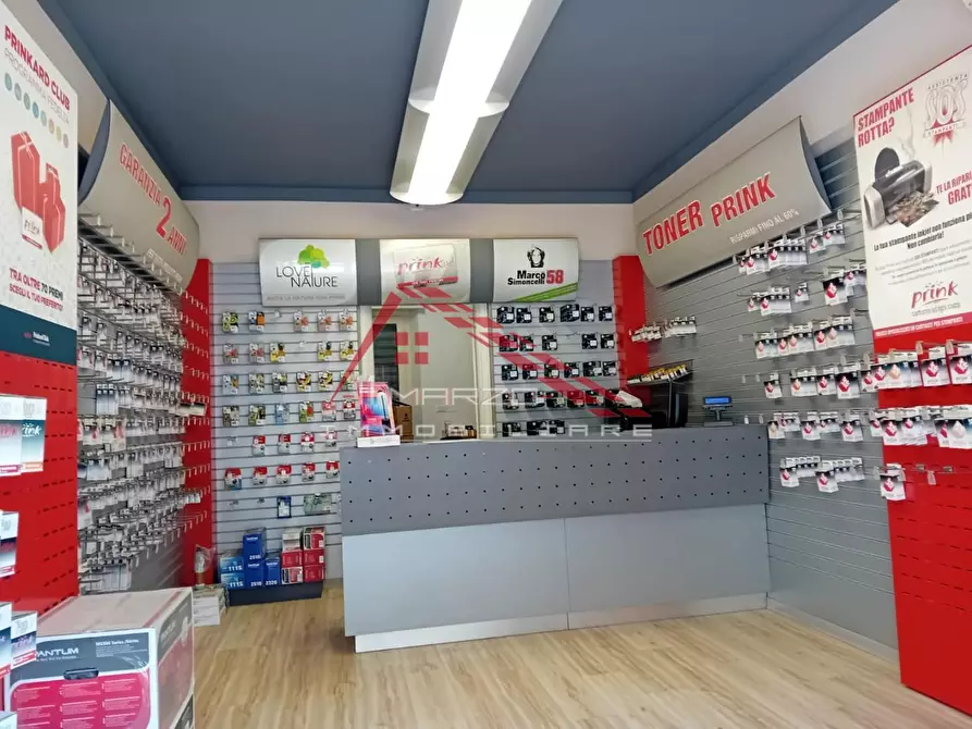 Immagine 3 di Attività commerciale in vendita  a Cascina