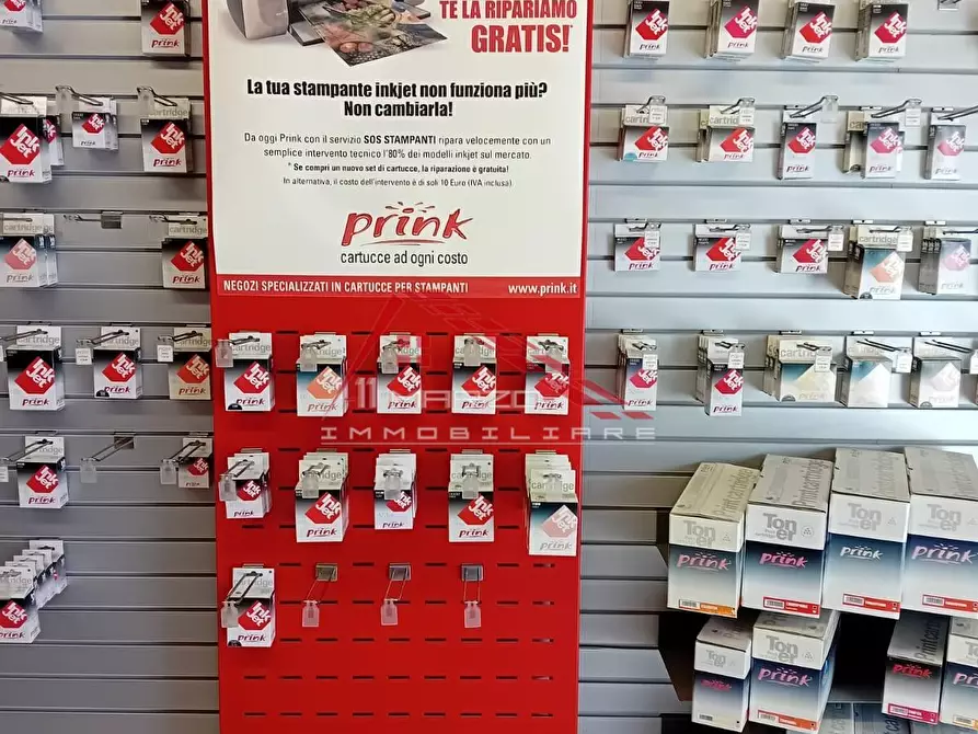 Immagine 10 di Attività commerciale in vendita  a Cascina