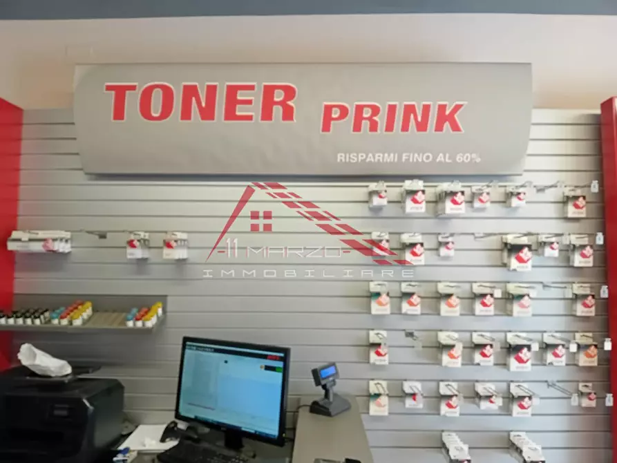 Immagine 9 di Attività commerciale in vendita  a Cascina