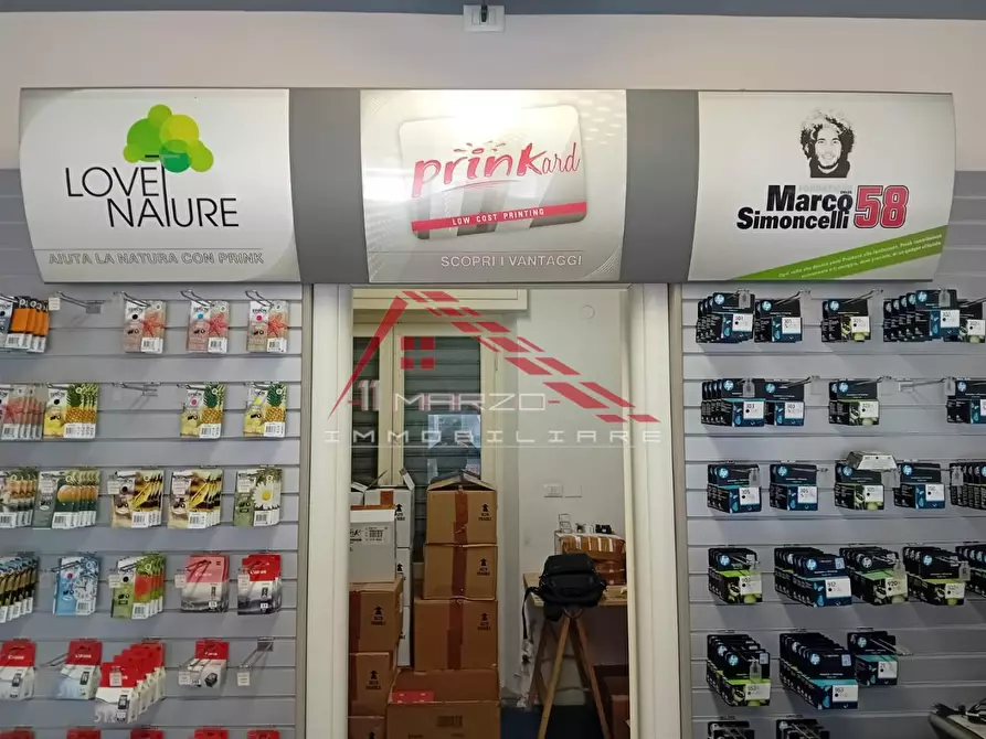 Immagine 7 di Attività commerciale in vendita  a Cascina