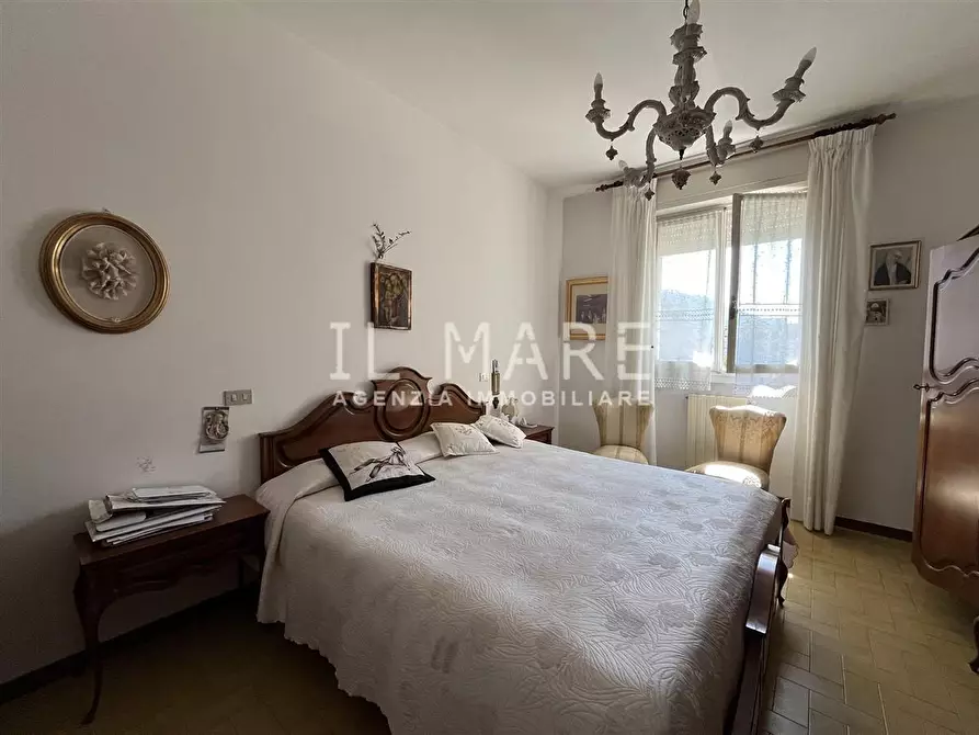 Immagine 10 di Appartamento in vendita  a Massa