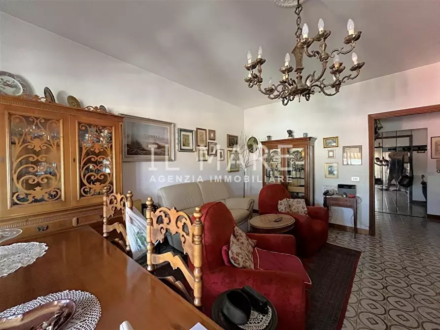 Immagine 5 di Appartamento in vendita  a Massa