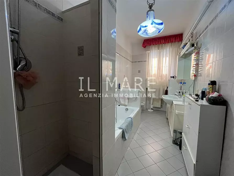 Immagine 12 di Appartamento in vendita  a Massa