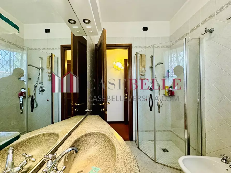 Immagine 16 di Casa indipendente in vendita  a Massa