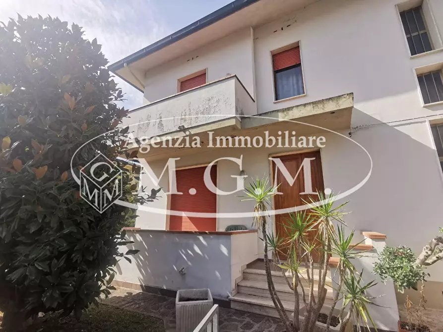 Immagine 22 di Casa bifamiliare in vendita  a Santa Croce Sull'arno